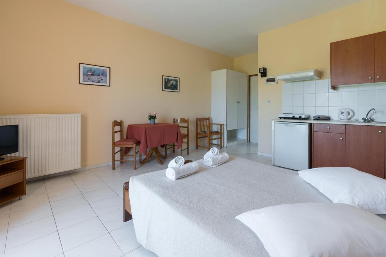 Ammousa Hotel Apartments Lixouri Ngoại thất bức ảnh