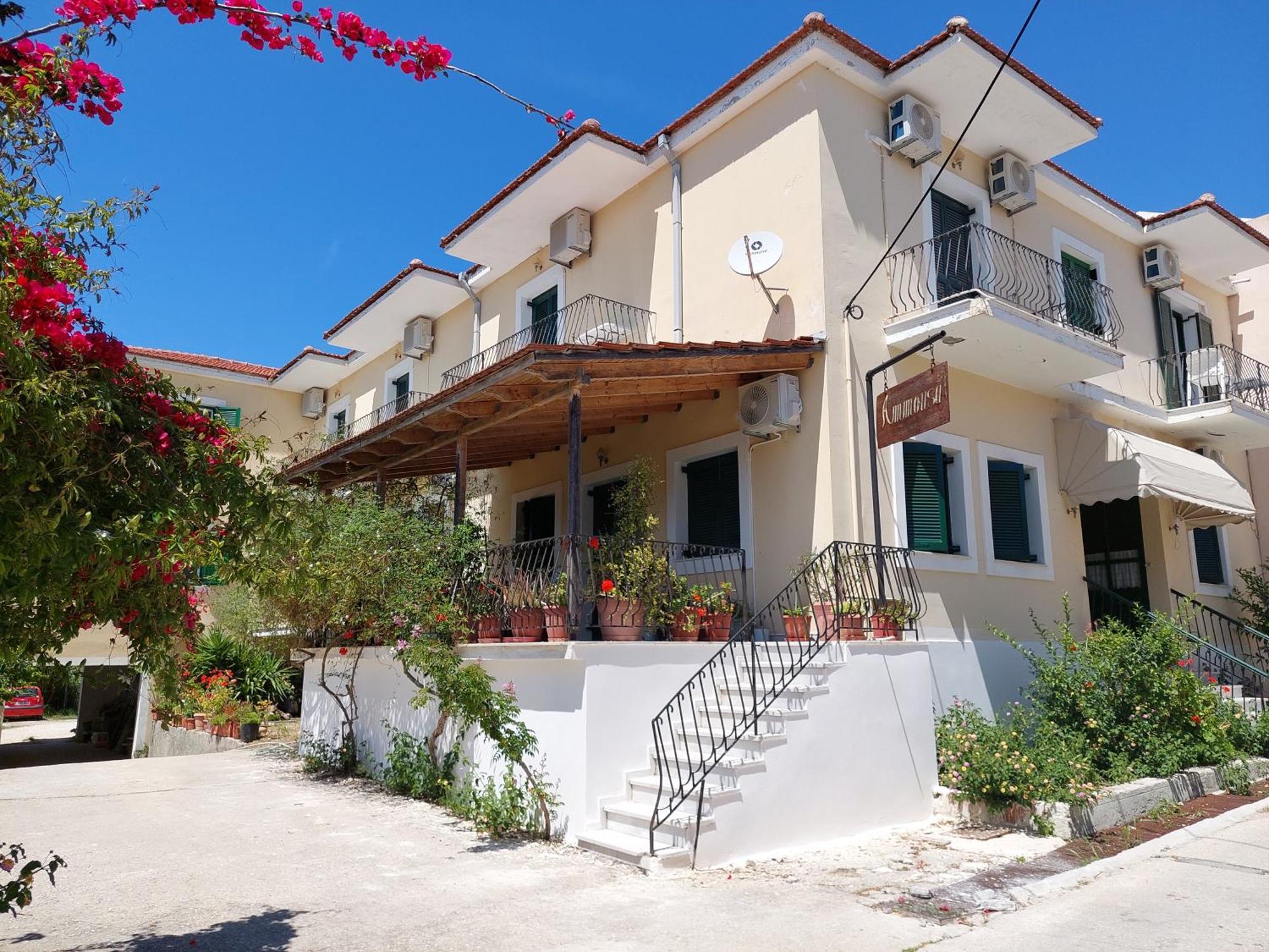 Ammousa Hotel Apartments Lixouri Ngoại thất bức ảnh
